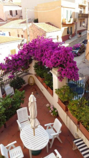 monolocale in villa centrale La Maddalena